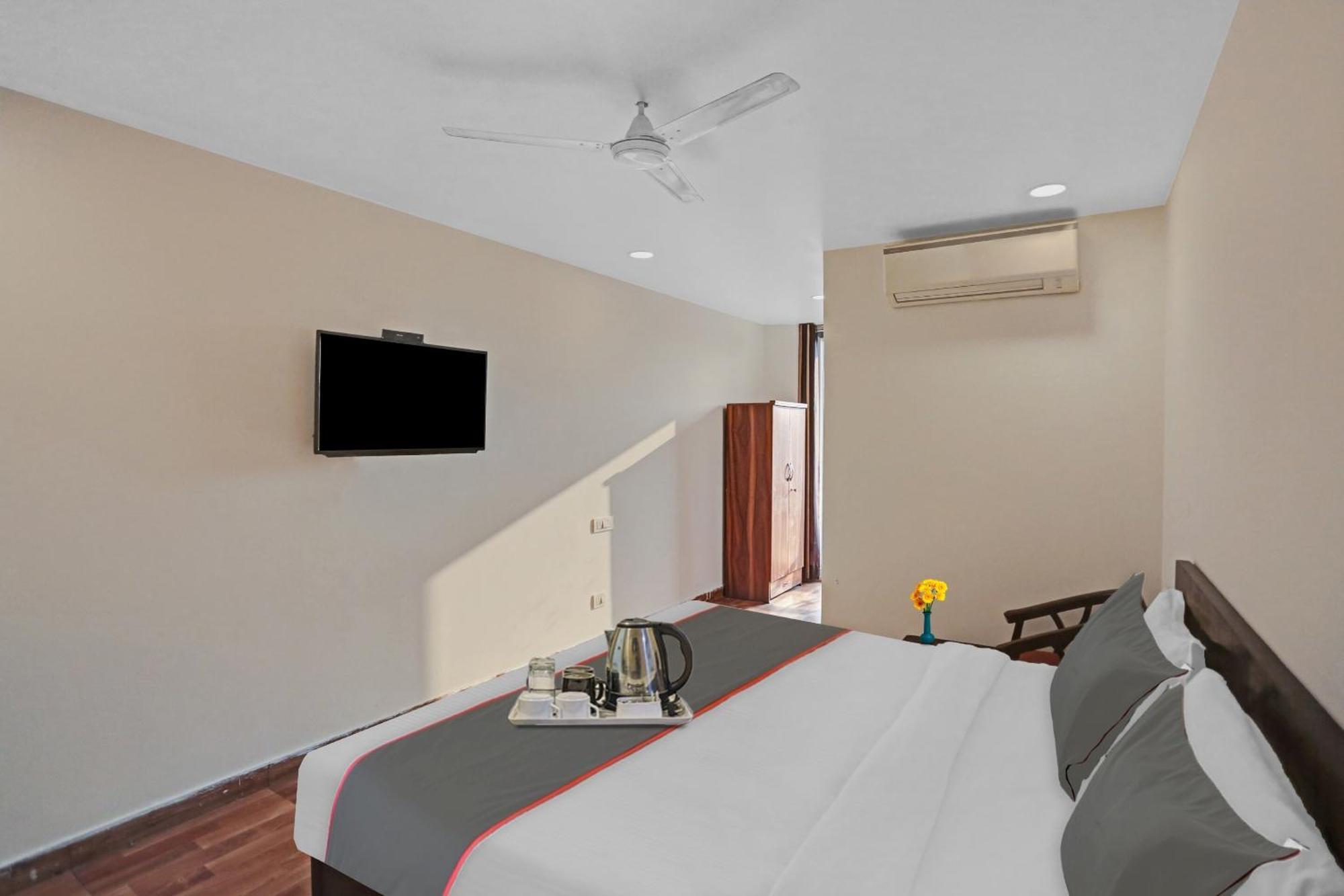 Hotel O The Grand Palm Гургаон Екстериор снимка