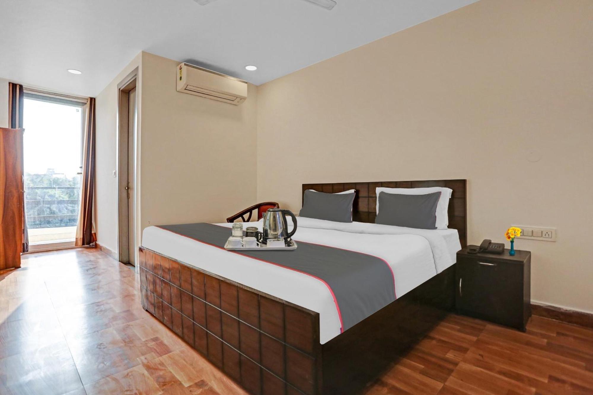 Hotel O The Grand Palm Гургаон Екстериор снимка